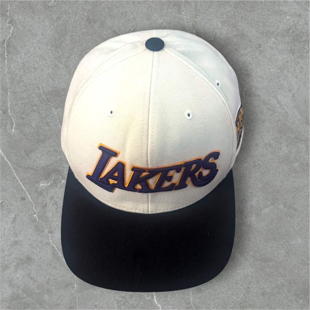 Los Angeles Lakers  Hat Snapback 2000‎ NBA Finals  Mitchell & Ness White/Black